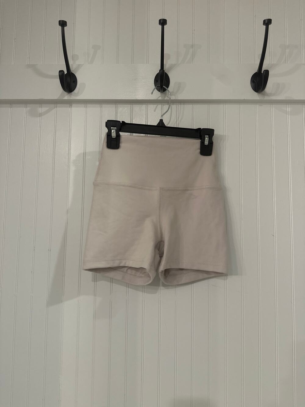 Gilly Hicks Women's Khaki Shorts Size XS